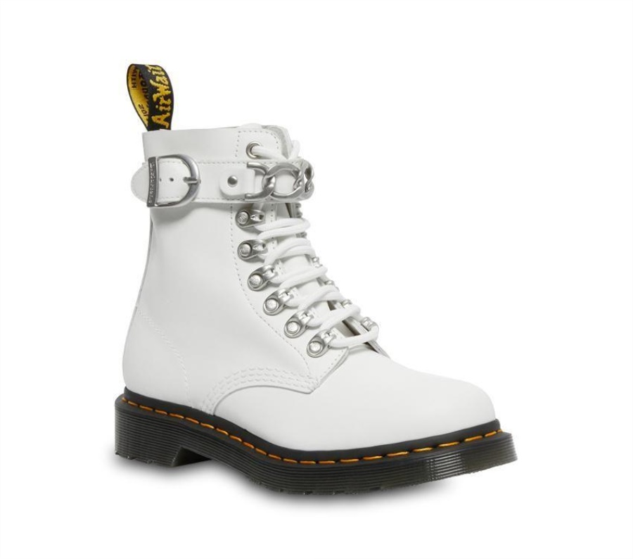 Dr.Martens 1460 Pascal Chain White Sendal