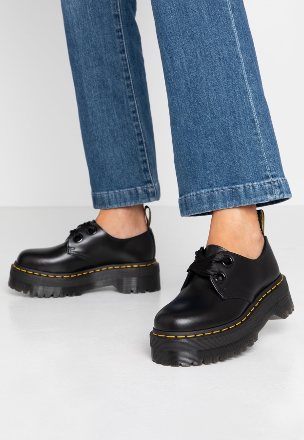 Holly Lace Ups Dr.Martens Black Buttero