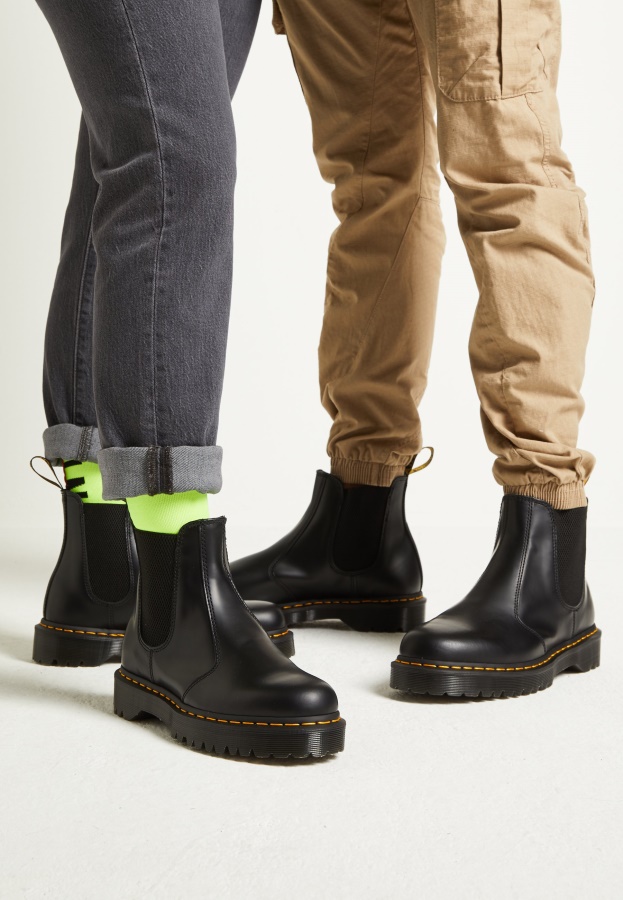 Black Smooth Dr.Martens 2976 Bex Classic Ankle Boots