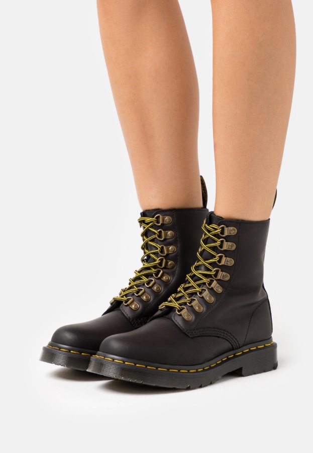 Black Dr.Martens 1460 Pascal Winter Boots